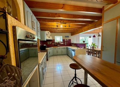 Maison - 245 m² - 8 pièces