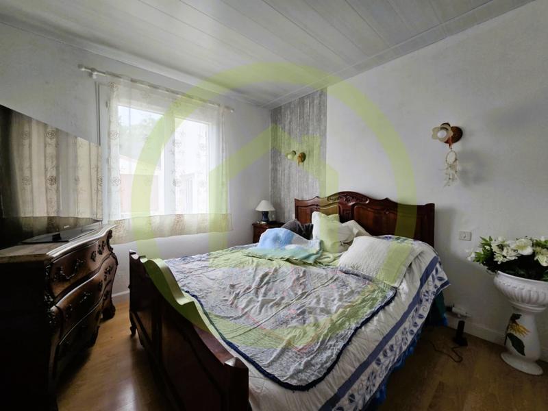 Maison - 232 m² - 9 pièces