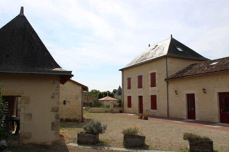 Maison - 289 m² - 9 pièces