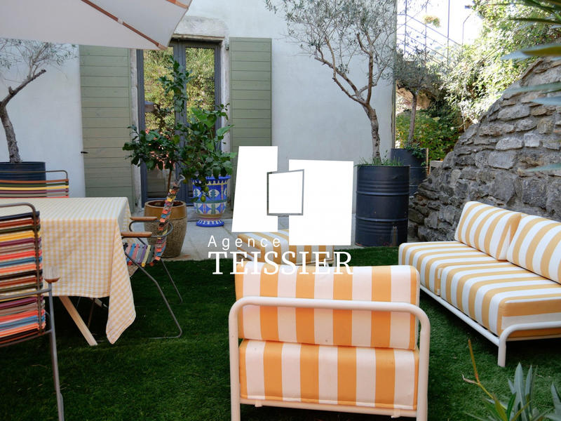 Maison - 434 m² - 11 pièces