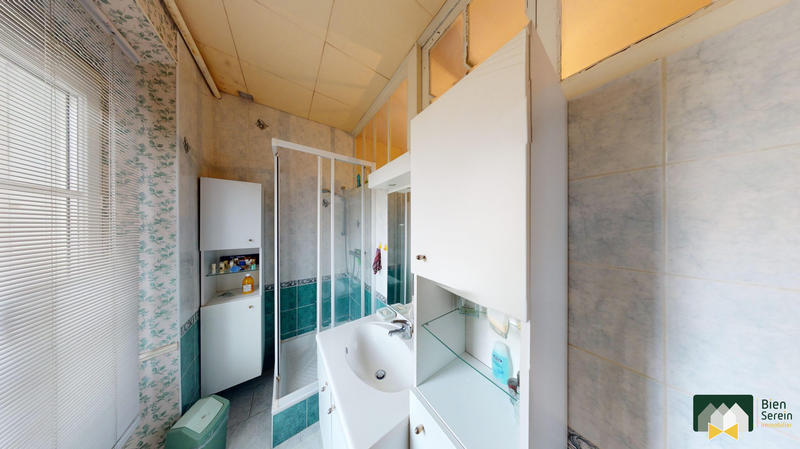 Maison - 247 m² - 8 pièces