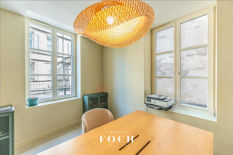 Bureau - 67 m² - 5 pièces