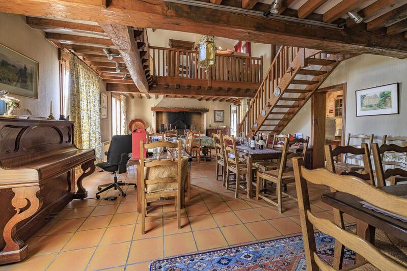 Château - 670 m² - 27 pièces