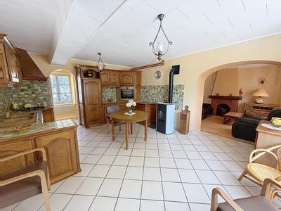 Maison - 185 m² - 7 pièces