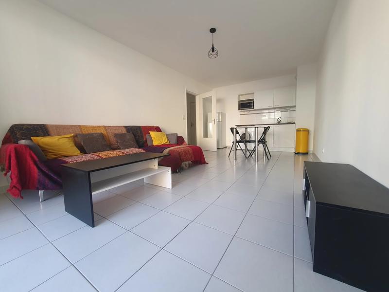 Appartement - 60 m² - 5 pièces