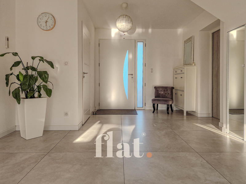 Maison - 172 m² - 8 pièces