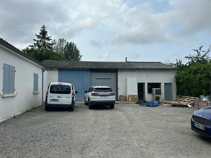 Local d'activité / Entrepôt - 135 m²