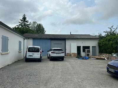 Local d'activité / Entrepôt - 135 m²