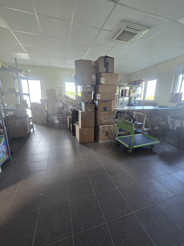 Entrepôt - 1 240 m²