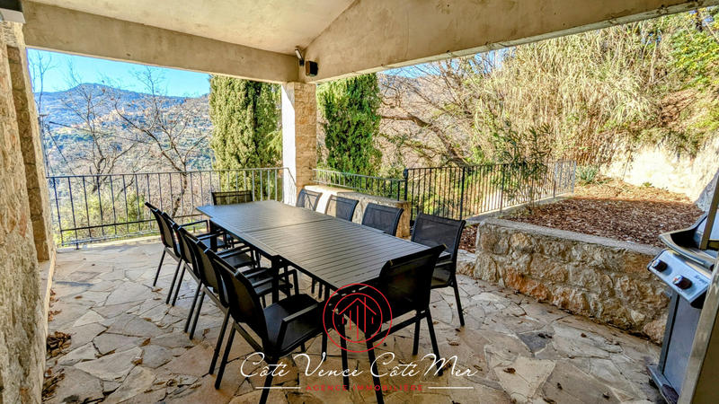 Maison - 257 m² - 9 pièces