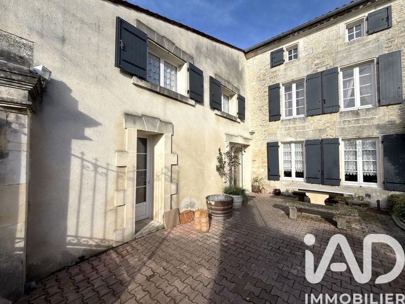 Maison - 200 m² - 7 pièces