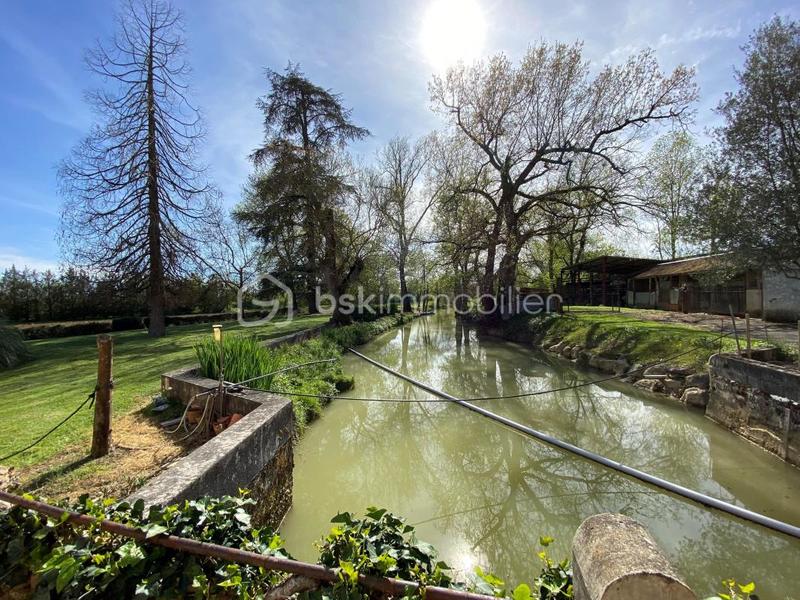 Moulin - 240 m² - 8 pièces