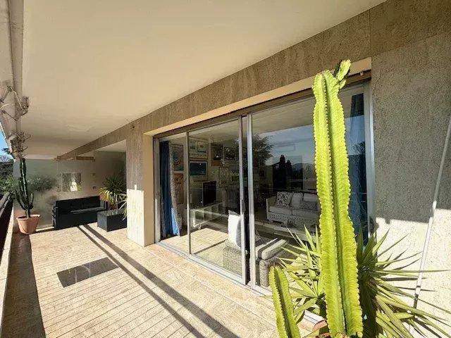 Appartement - 85 m² - 3 pièces