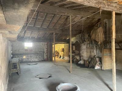 Grange - 140 m² - 2 pièces