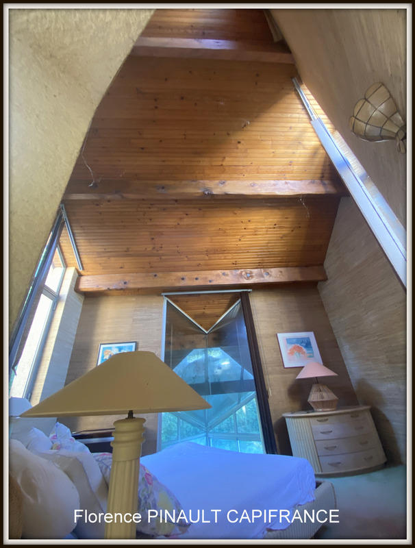 Maison - 225 m² - 8 pièces