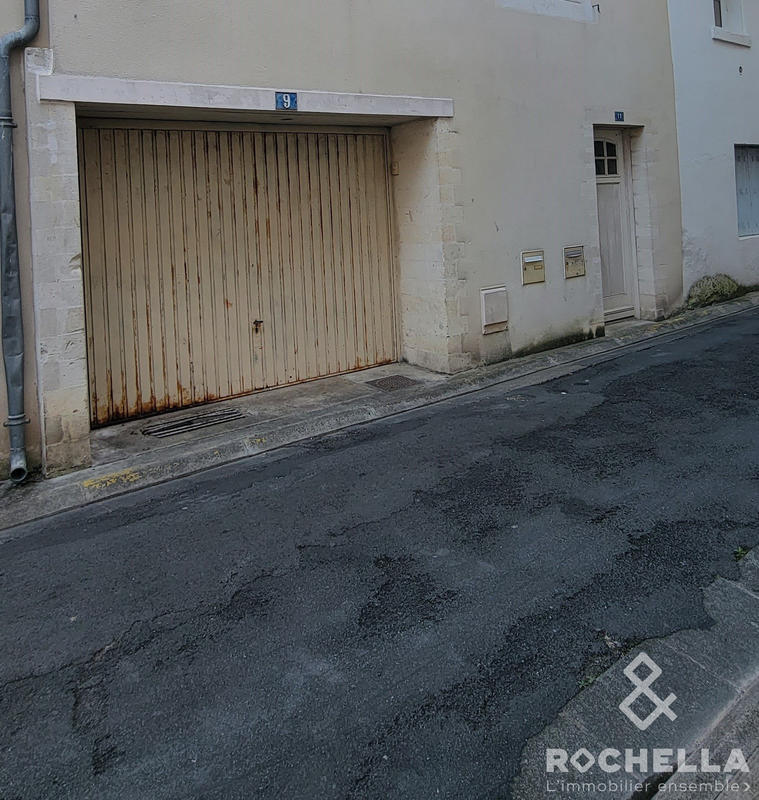 Parking / Garage - 35 m²