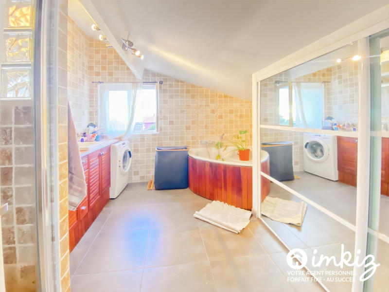 Appartement - 83 m² - 4 pièces