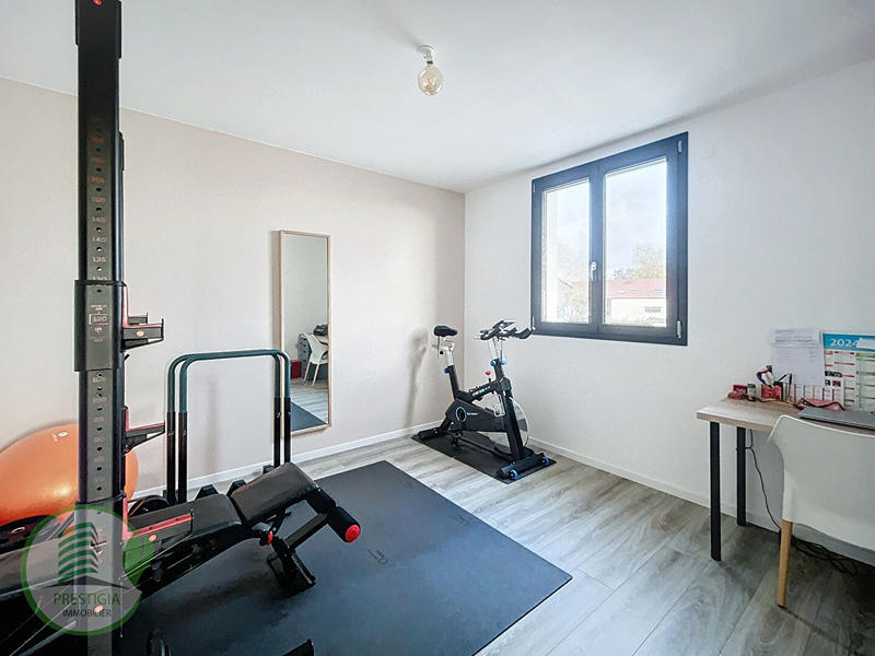 Maison - 205 m² - 8 pièces