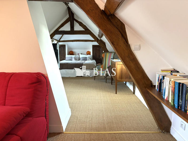 Maison - 280 m² - 8 pièces