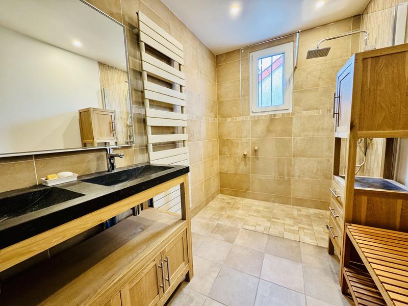 Maison - 140 m² - 6 pièces