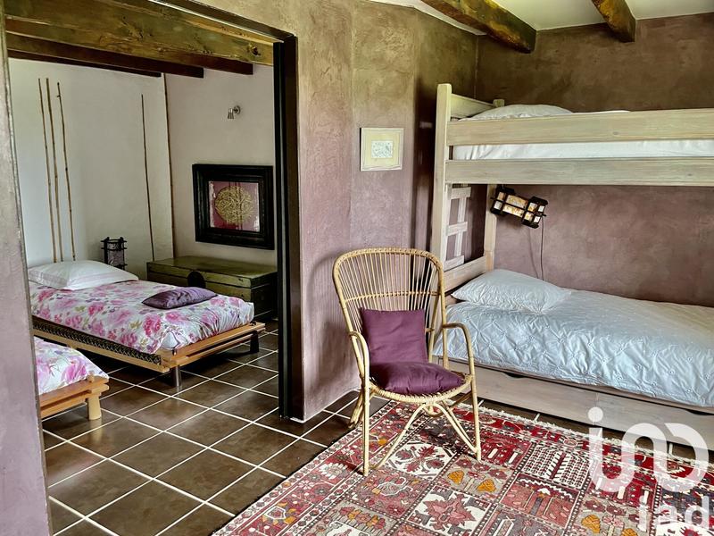 Maison - 470 m² - 11 pièces