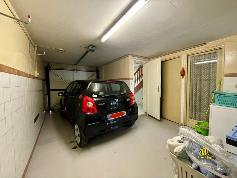 Maison - 99 m² - 5 pièces