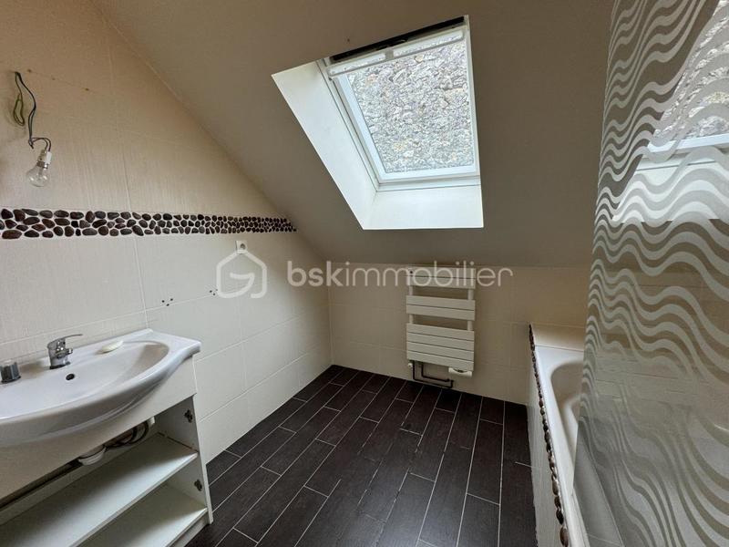 Maison - 98 m² - 4 pièces