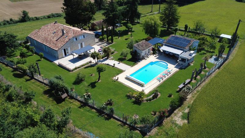 Maison de maîtres - 260 m² - 8 pièces