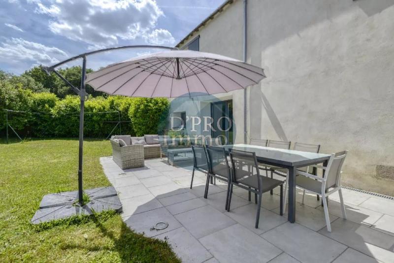 Maison - 284 m² - 8 pièces