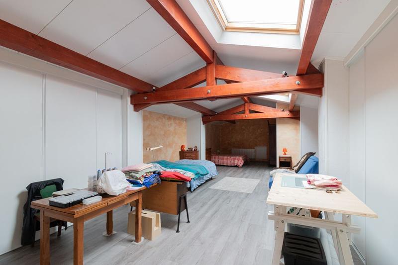 Maison - 222 m² - 7 pièces