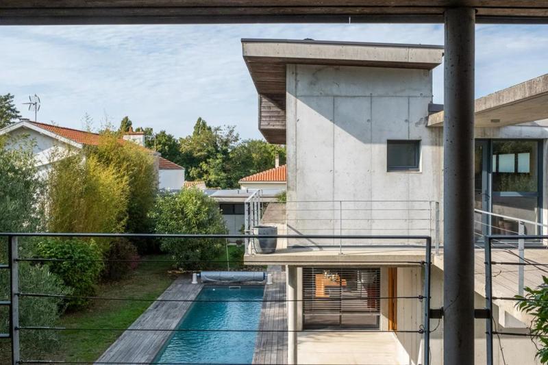 Villa - 297 m² - 8 pièces