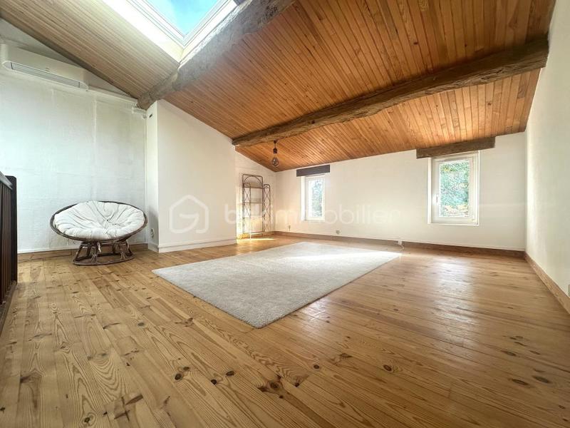 Maison - 215 m² - 6 pièces