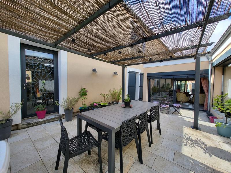 Villa - 269 m² - 10 pièces