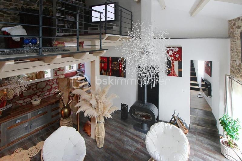 Demeure - 300 m² - 14 pièces