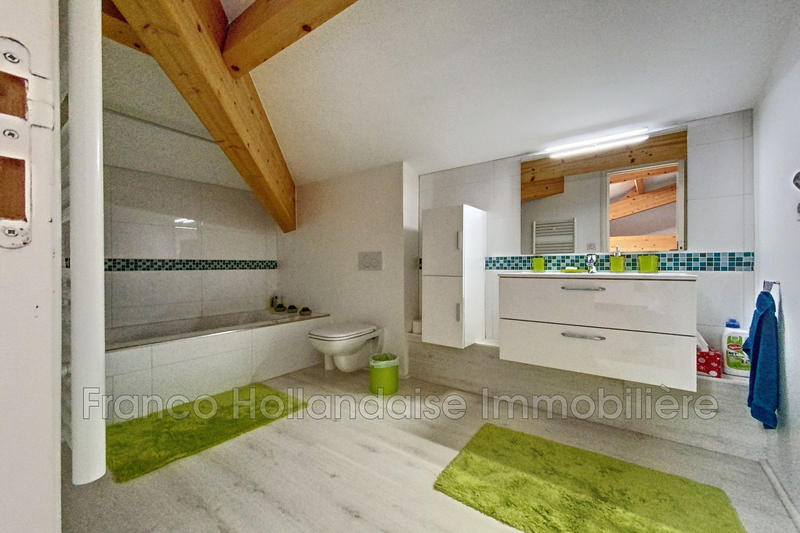Maison - 324 m² - 10 pièces