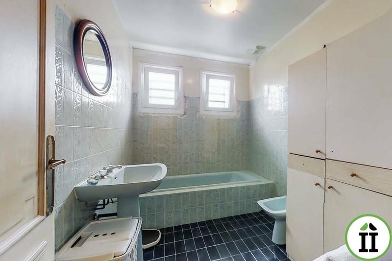 Maison ancienne - 493 m² - 8 pièces