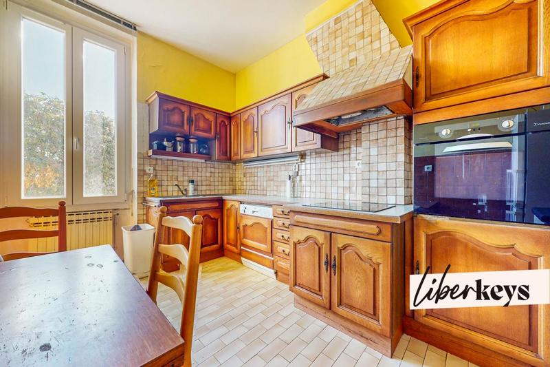 Maison - 176 m² - 8 pièces