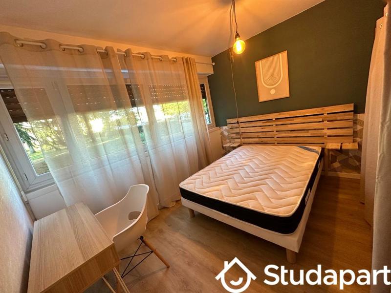 Chambre - 13 m² - 1 pièce