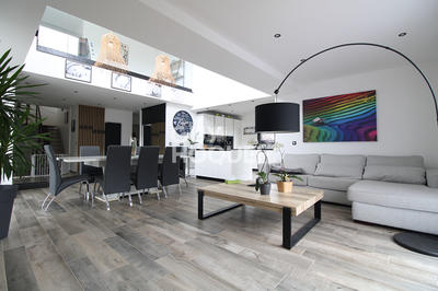 Maison - 140 m² - 6 pièces