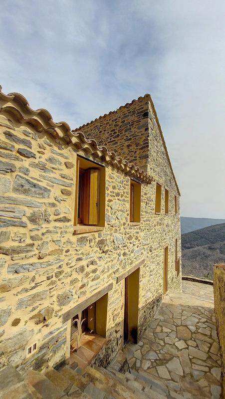 Maison - 584 m² - 14 pièces