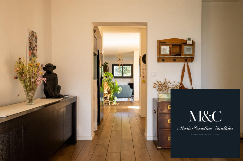 Maison traditionnelle - 223 m² - 7 pièces