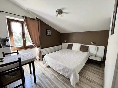 Maison - 450 m² - 10 pièces