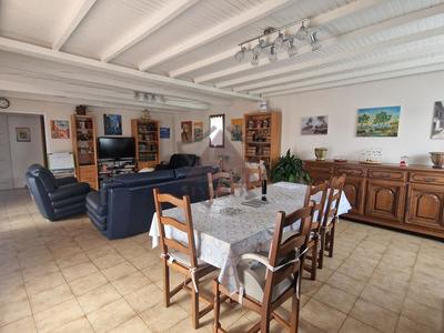 Maison - 140 m² - 5 pièces
