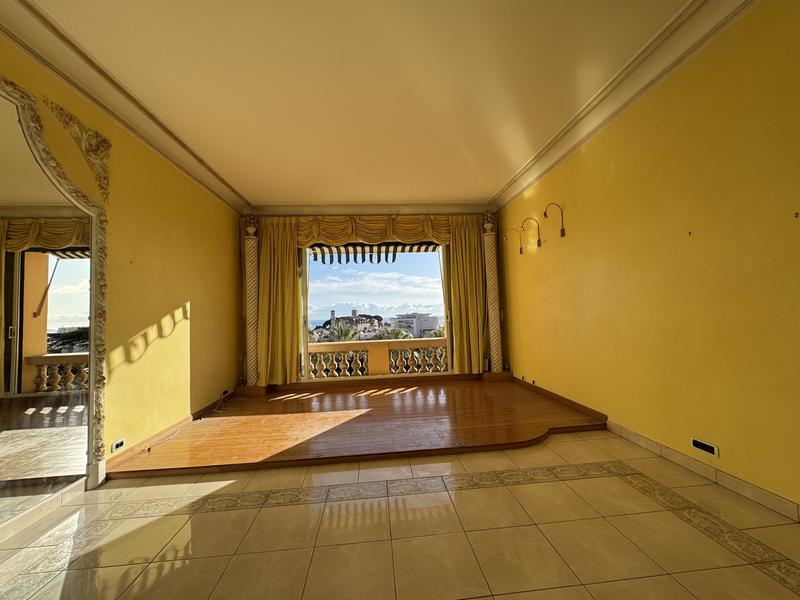 Appartement - 70 m² - 2 pièces