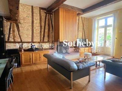 Maison - 377 m² - 12 pièces