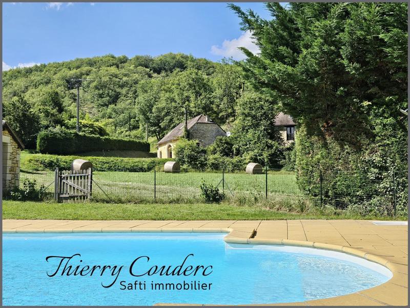 Maison - 213 m² - 9 pièces