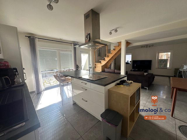 Appartement - 80 m² - 4 pièces