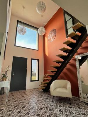 Maison - 195 m² - 9 pièces