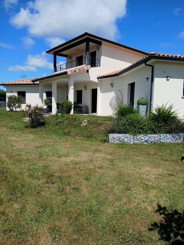 Maison - 185 m² - 6 pièces