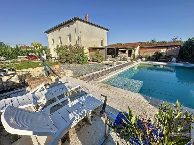 Maison - 205 m² - 6 pièces